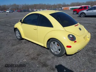 1999 Volkswagen Beetle GLS with VIN 3VWCC21C1XM415115, listed as a IAAI auction lot 41933992 with 193,653 mi miles and . Bid and sale history available at DreamBid. Image 3.