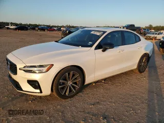 2021 Volvo S60 Momentum with VIN 7JR102FZ0MG118375, listed as a Copart auction lot 84476714 with 37,168 mi miles and Salvage Title. Bid and sale history available at carsss.com. Image 1.