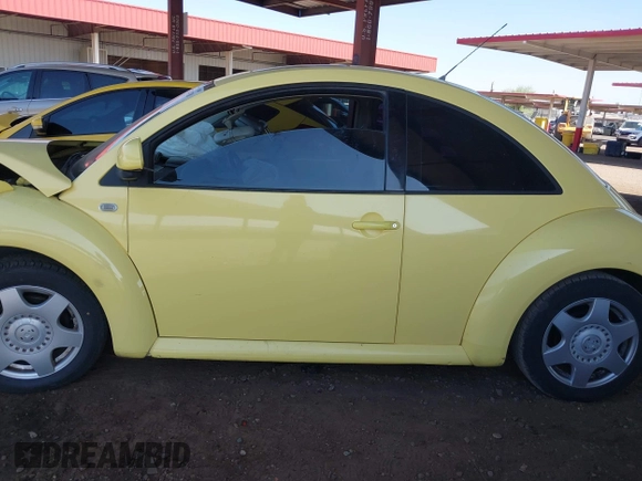 1999 Volkswagen Beetle GLS with VIN 3VWCA21C7XM472490, listed as a IAAI auction lot 42347430 with 157,911 mi miles and . Bid and sale history available at DreamBid. Image 13.