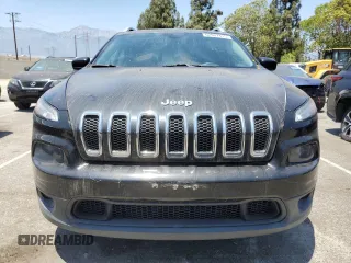 2016 Jeep Cherokee Latitude with VIN 1C4PJLCB9GW127606, listed as a Copart auction lot 62907415 with 118,276 mi miles and Clean title. Bid and sale history available at DreamBid. Image 5.