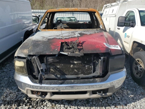 1999 Ford F-350 z VIN 1FTWX32S0XEB73729, wystawiony jako Copart lot #46487445 z przebiegiem Nie podano mil oraz Szkoda całkowita • Salvage title. Historia ofert i sprzedaży dostępna na DreamBid. Obrazek 5.