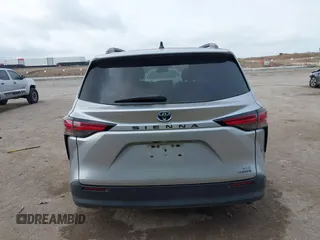 2021 Toyota Sienna XLE with VIN 5TDYRKEC9MS041334, listed as a IAAI auction lot 42145698 with 117,229 mi miles and . Bid and sale history available at DreamBid. Image 16.