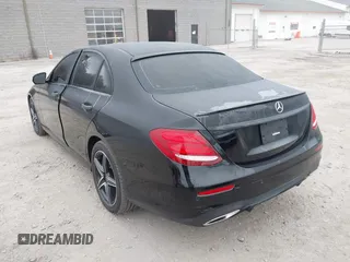 2018 Mercedes-Benz E with VIN WDDZF4KB7JA343160, listed as a IAAI auction lot 40470996 with 56,274 mi miles. Bid and sale history available at carsss.com. Image 3.