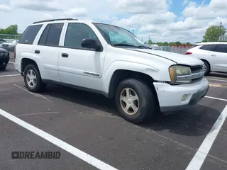 2003 Chevrolet TrailBlazer LS with VIN 1GNDS13S332326020, listed as a IAAI auction lot 42075836 with 221,748 mi miles. Bid and sale history available at carsss.com. Image 1.