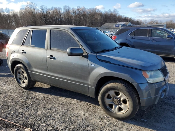 2006 Suzuki Grand Vitara with VIN JS3TE941664103061, listed as a Copart auction lot 83084904 with 207,213 mi miles and Salvage Title. Bid and sale history available at carsss.com. Image 4.