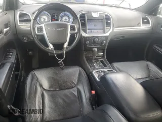 2011 Chrysler 300 C z VIN 2C3CK6CT8BH573845, wystawiony jako Copart lot #56337545 z przebiegiem 89 332 mil mil oraz Szkoda całkowita • Salvage title. Historia ofert i sprzedaży dostępna na DreamBid. Obrazek 8.