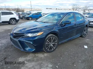 2018 Toyota Camry LE with VIN 4T1B11HK2JU598860, listed as a IAAI auction lot 41493633 with 74,480 mi miles. Bid and sale history available at carsss.com. Image 2.