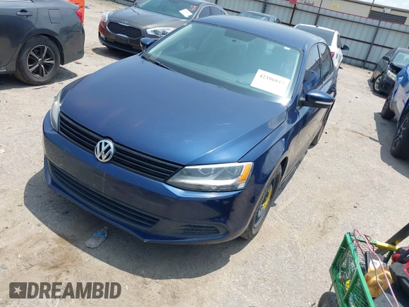 2011 Volkswagen Jetta SE с VIN 3VWDZ7AJ9BM325296, выставлен на аукционе IAAI как лот 42396817 с пробегом Не указан миль и . История ставок и продаж доступна на DreamBid. Изображение 2.