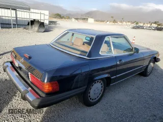 1988 Mercedes-Benz 560 SL with VIN WDBBA48D3JA075404, listed as a Copart auction lot 87551575 with 154,527 mi miles and Clean Title. Bid and sale history available at carsss.com. Image 3.