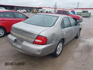 2001 Nissan Altima GXE with VIN 1N4DL01A91C226639, listed as a IAAI auction lot 41155439 with 197,939 mi miles. Bid and sale history available at carsss.com. Image 4.