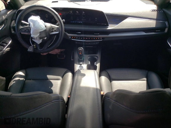 2024 Cadillac XT4 FWD Sport with VIN 1GYFZER48RF164992, listed as a Copart auction lot 68359734 with 3,427 mi miles and Salvage title. Bid and sale history available at DreamBid. Image 8.