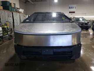 2024 Tesla Cybertruck с VIN 7G2CEHED2RA025693, выставлен на аукционе Copart как лот 45351295 с пробегом 11 786 миль миль и Списание • Salvage title. История ставок и продаж доступна на DreamBid. Изображение 5.