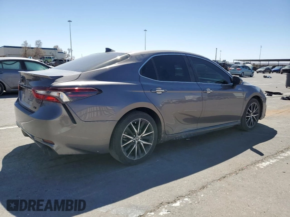 2022 Toyota Camry SE z VIN 4T1G11AK3NU657890, wystawiony jako Copart lot #49311565 z przebiegiem 61 017 mil mil oraz Szkoda całkowita • Salvage title. Historia ofert i sprzedaży dostępna na DreamBid. Obrazek 3.