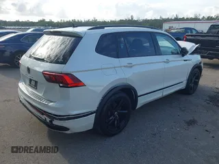 2023 Volkswagen Tiguan SE R-Line Black с VIN 3VVCB7AX0PM092375, выставлен на аукционе IAAI как лот 42176568 с пробегом 25 037 миль миль и . История ставок и продаж доступна на DreamBid. Изображение 4.