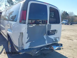 2001 Chevrolet Express with VIN 1GAHG39R811190636, listed as a IAAI auction lot 41397919 with 92,927 mi miles. Bid and sale history available at carsss.com. Image 6.