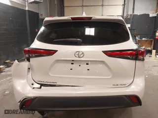 2022 Toyota Highlander XLE with VIN 5TDGZRBH5NS168930, listed as a IAAI auction lot 41913580 with 16,762 mi miles. Bid and sale history available at carsss.com. Image 16.