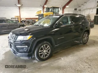 2017 Jeep Compass Latitude z VIN 3C4NJDBB6HT650913, wystawiony jako Copart lot #61908455 z przebiegiem 83 411 mil mil oraz Szkoda całkowita • Salvage title. Historia ofert i sprzedaży dostępna na DreamBid. Obrazek 1.