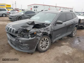 2019 Jeep Cherokee Latitude Plus with VIN 1C4PJLLB0KD241062, listed as a IAAI auction lot 41538152 with 104,374 mi miles. Bid and sale history available at carsss.com. Image 17.