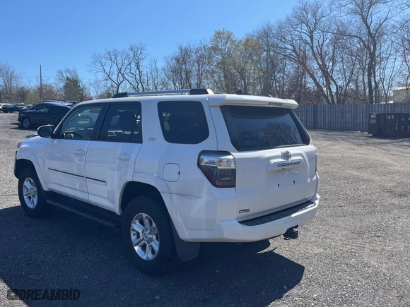 2019 Toyota 4Runner SR5 with VIN JTEBU5JR3K5683305, listed as a Copart auction lot 53866845 with 50,827 mi miles and Salvage Title. Bid and sale history available at carsss.com. Image 3.