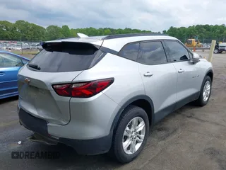 2020 Chevrolet Blazer LT z VIN 3GNKBBRA0LS717044, wystawiony jako IAAI lot #42125519 z przebiegiem 111 685 mil mil oraz . Historia ofert i sprzedaży dostępna na DreamBid. Obrazek 4.
