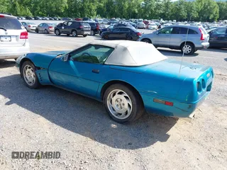 1993 Chevrolet Corvette z VIN 1G1YY33P4P5115339, wystawiony jako IAAI lot #42282352 z przebiegiem 90 578 mil mil oraz . Historia ofert i sprzedaży dostępna na DreamBid. Obrazek 3.