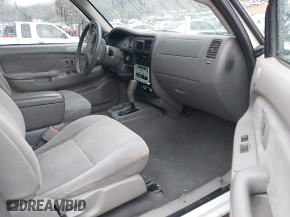 2001 Toyota Tacoma PreRunner with VIN 5TEGN92N21Z736789, listed as a IAAI auction lot 41784065 with 163,675 mi miles. Bid and sale history available at carsss.com. Image 5.