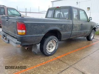 1994 Ford Ranger Splash z VIN 1FTCR14X2RPA04247, wystawiony jako IAAI lot #42423693 z przebiegiem 67 095 mil mil oraz . Historia ofert i sprzedaży dostępna na DreamBid. Obrazek 4.