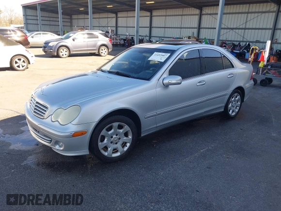 2005 Mercedes-Benz C 320 с VIN WDBRF84J35F646188, выставлен на аукционе IAAI как лот 41692007 с пробегом 203 320 миль миль и . История ставок и продаж доступна на DreamBid. Изображение 2.