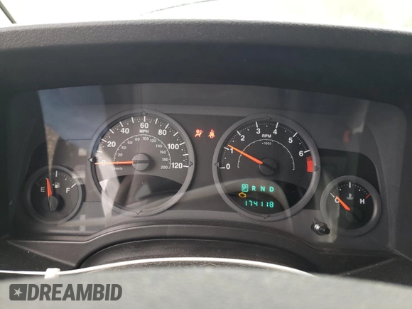 2007 Jeep Compass Sport with VIN 1J8FT470X7D261453, listed as a Copart auction lot 81710234 with 174,118 mi miles and Salvage Title. Bid and sale history available at carsss.com. Image 9.