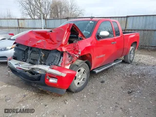 2011 Chevrolet Silverado 1500 LT with VIN 1GCRCSE06BZ301714, listed as a IAAI auction lot 41846876 with 101,628 mi miles. Bid and sale history available at carsss.com. Image 2.