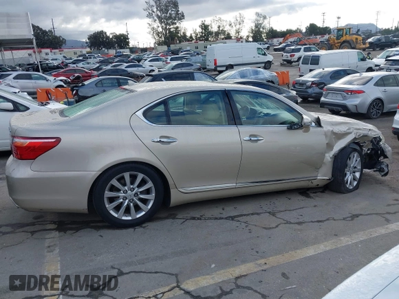 2012 Lexus LS 460 z VIN JTHBL5EFXC5110621, wystawiony jako IAAI lot #41714523 z przebiegiem 104 684 mil mil oraz . Historia ofert i sprzedaży dostępna na DreamBid. Obrazek 13.