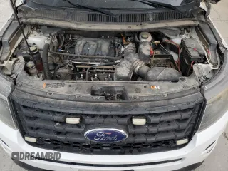 2017 Ford Police Interceptor Utility z VIN 1FM5K8ARXHGC35340, wystawiony jako Copart lot #54692385 z przebiegiem Nie podano mil oraz Szkody całkowita. Historia ofert i sprzedaży dostępna na DreamBid. Obrazek 12.