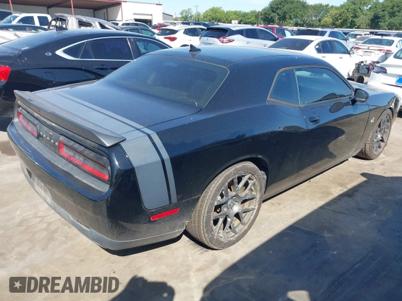 2016 Dodge Challenger R/T Scat Pack z VIN 2C3CDZFJ7GH217691, wystawiony jako IAAI lot #42228253 z przebiegiem 120 226 mil mil oraz . Historia ofert i sprzedaży dostępna na DreamBid. Obrazek 4.