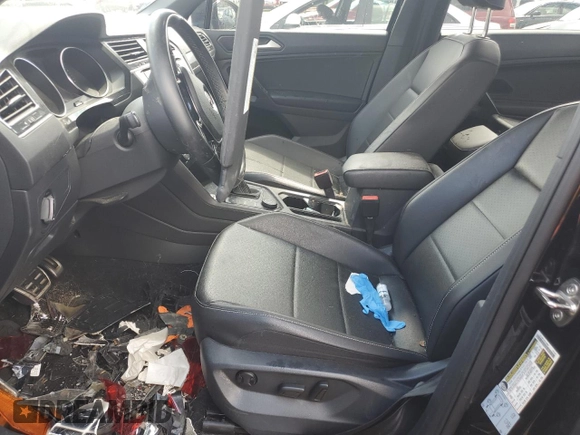 2021 Volkswagen Tiguan SE z VIN 3VV2B7AX5MM101739, wystawiony jako Copart lot #61442715 z przebiegiem 81 523 mil mil oraz Szkoda całkowita • Salvage title. Historia ofert i sprzedaży dostępna na DreamBid. Obrazek 7.