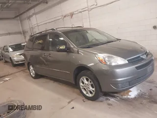 2005 Toyota Sienna LE with VIN 5TDBA23C05S049050, listed as a IAAI auction lot 42146646 with 313,528 mi miles. Bid and sale history available at carsss.com. Image 1.