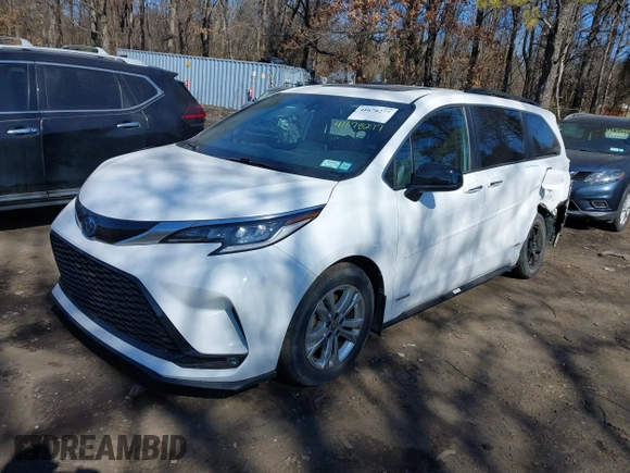 2021 Toyota Sienna XSE with VIN 5TDDSKFC5MS033166, listed as a IAAI auction lot 41678277 with 48,347 mi miles. Bid and sale history available at carsss.com. Image 18.
