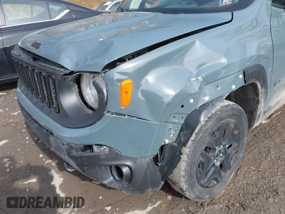 2018 Jeep Renegade Sport with VIN ZACCJBAB2JPH56754, listed as a IAAI auction lot 41541555 with 141,616 mi miles. Bid and sale history available at carsss.com. Image 6.