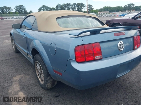2005 Ford Mustang Deluxe with VIN 1ZVHT84N355253948, listed as a IAAI auction lot 42184141 with 182,119 mi miles and . Bid and sale history available at DreamBid. Image 3.
