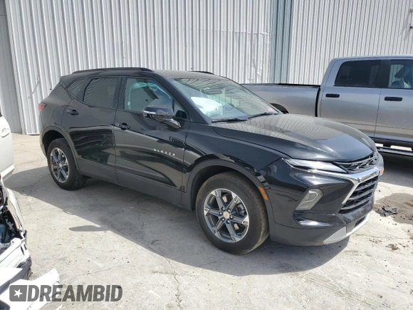 2024 Chevrolet Blazer LT z VIN 3GNKBJR40RS178941, wystawiony jako Copart lot #53538185 z przebiegiem 27 969 mil mil oraz Czysty tytuł • Clean title. Historia ofert i sprzedaży dostępna na DreamBid. Obrazek 4.
