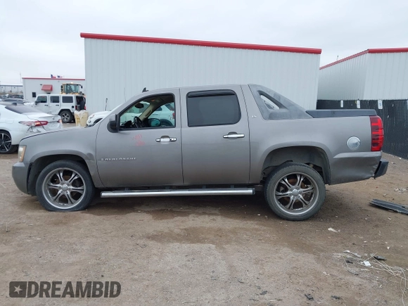 2007 Chevrolet Avalanche LTZ z VIN 3GNEC12J77G129472, wystawiony jako IAAI lot #41100413 z przebiegiem Nie podano mil oraz . Historia ofert i sprzedaży dostępna na DreamBid. Obrazek 14.