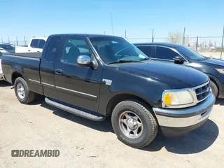 1998 Ford F-150 z VIN 1FTDX1763WNA11423, wystawiony jako IAAI lot #42413519 z przebiegiem 222 082 mil mil oraz . Historia ofert i sprzedaży dostępna na DreamBid. Obrazek 1.