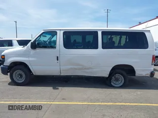 2013 Ford Econoline Passenger XL z VIN 1FBNE3BL4DDA56459, wystawiony jako IAAI lot #42223633 z przebiegiem 411 732 mil mil oraz . Historia ofert i sprzedaży dostępna na DreamBid. Obrazek 14.