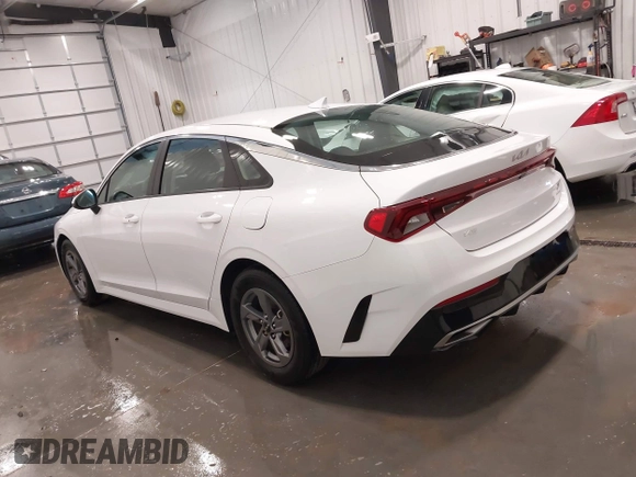 2023 Kia K5 LXS z VIN 5XXG14J2XPG189462, wystawiony jako IAAI lot #42233595 z przebiegiem 17 286 mil mil oraz . Historia ofert i sprzedaży dostępna na DreamBid. Obrazek 14.
