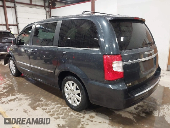 2014 Chrysler Town & Country Touring z VIN 2C4RC1BG4ER158210, wystawiony jako IAAI lot #41669000 z przebiegiem 221 734 mil mil oraz . Historia ofert i sprzedaży dostępna na DreamBid. Obrazek 3.