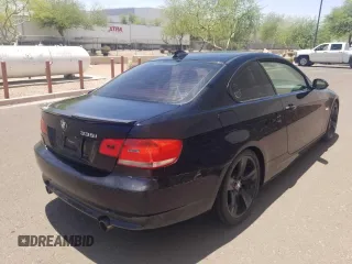 2009 BMW 3 Series 335i z VIN WBAWB73589P047394, wystawiony jako Copart lot #61096405 z przebiegiem 173 236 mil mil oraz Czysty tytuł • Clean title. Historia ofert i sprzedaży dostępna na DreamBid. Obrazek 4.