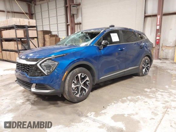 2024 Kia Sportage EX with VIN 5XYK33DF6RG206169, listed as a IAAI auction lot 41623327 with 26,387 mi miles and . Bid and sale history available at carsss.com. Image 2.