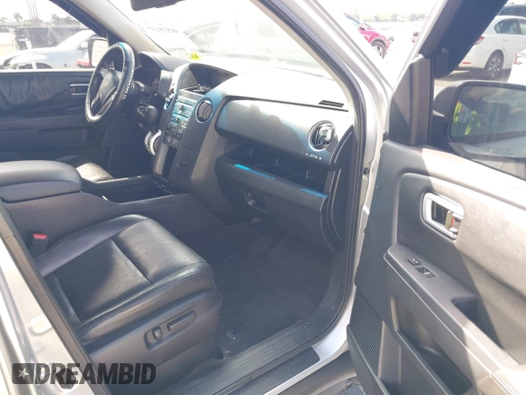 2011 Honda Pilot EX-L with VIN 5FNYF3H63BB014412, listed as a IAAI auction lot 41535137 with 155,100 mi miles and . Bid and sale history available at DreamBid. Image 5.