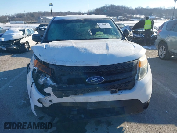 2014 Ford Police Interceptor Utility z VIN 1FM5K8ARXEGA33593, wystawiony jako IAAI lot #41342821 z przebiegiem 175 456 mil mil oraz . Historia ofert i sprzedaży dostępna na DreamBid. Obrazek 11.