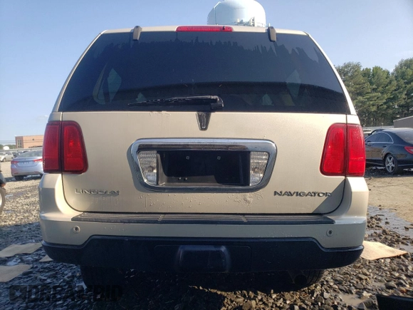 2006 Lincoln Navigator Luxury with VIN 5LMFU28526LJ27018, listed as a Copart auction lot 71225534 with 158,534 mi miles and Salvage Title. Bid and sale history available at carsss.com. Image 6.