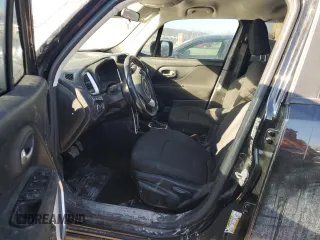 2018 Jeep Renegade Latitude z VIN ZACCJBBB0JPH59666, wystawiony jako Copart lot #46852345 z przebiegiem 111 668 mil mil oraz Szkoda całkowita • Salvage title. Historia ofert i sprzedaży dostępna na DreamBid. Obrazek 7.